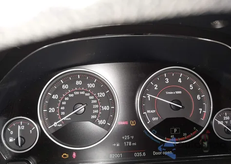 2018 BMW 330I xDrive z USA, uszkodzony, nr VIN WBA8D9G53JNU68948